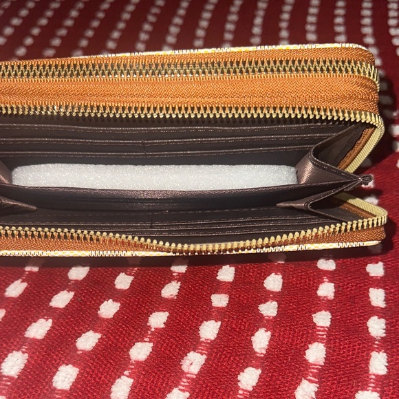 Geometric Patterned Wallet - Picture 3 of 3